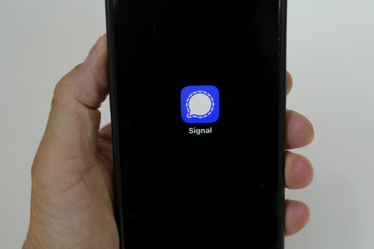 What is Signal, the chat app used by US officials to share attack plans?